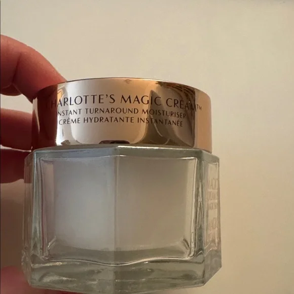 Charlotte Tilbury Magic Cream - Picture 2 of 3